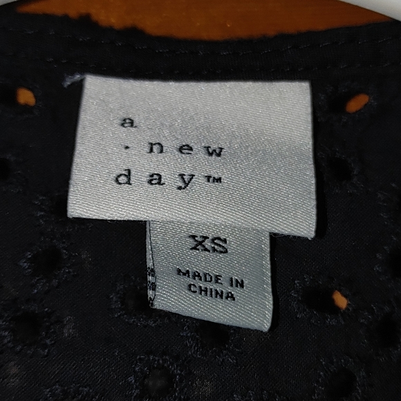 A New Day Black Cotton Eyelet Top - Picture 7 of 9